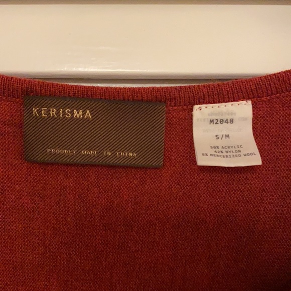 Red three quarter sleeve top/sweater - Picture 3 of 3